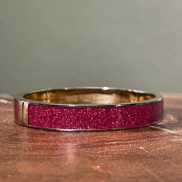COACH SIGNATURE PUSH HINGED BANGLE RED GLITTER - Picture 7 of 15